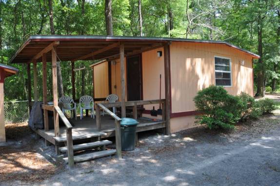 Nosso chalé no Dive Outpost, em Peacock, na Flórida, nos Estados Unidos